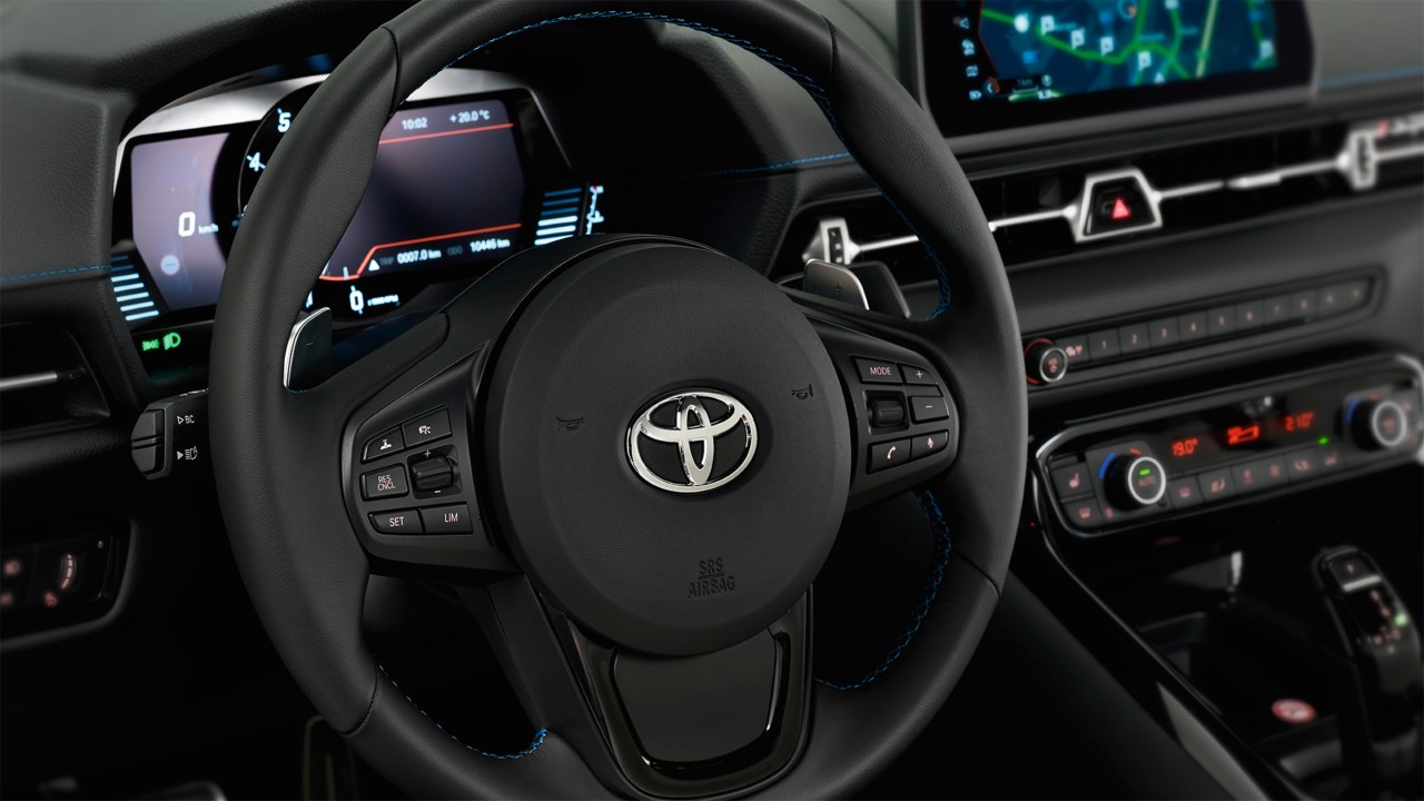 Toyota GR волан и навигация