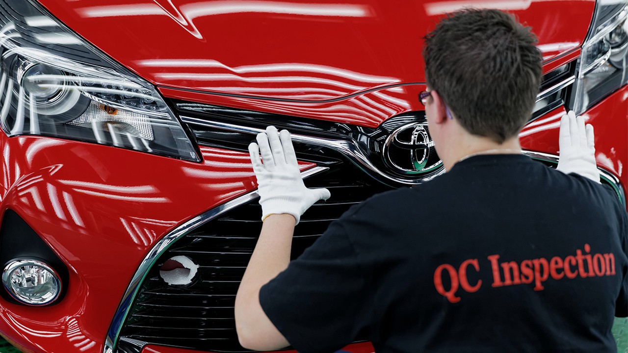 Toyota service employee quality check